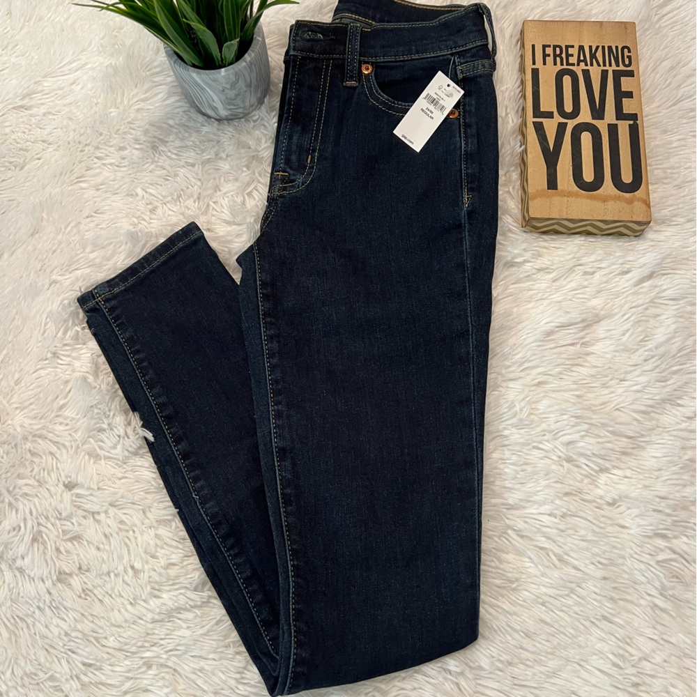 🎉HP🎉 Gap True Skinny Mid Rise Stretch Dark Wash Jeans - NWT